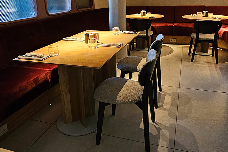 Бистро "Земляне" - авторская мебель для гастрономического концепта